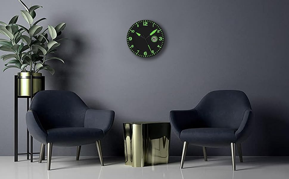 Horloge Murale Design Moderne - Pendule avec Température Digitale dans un Salon Moderne