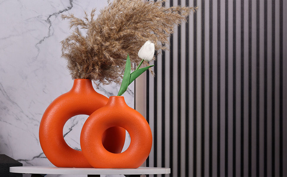 vases orange