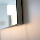 Le miroir de salle de bain du meuble Benaco 