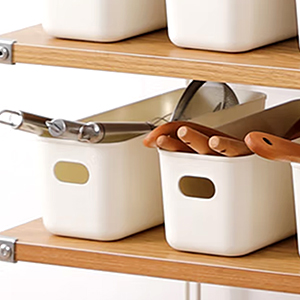Boîte de rangement en plastique blanc